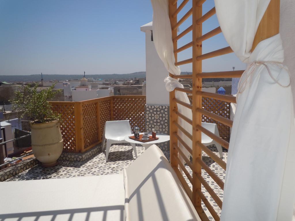 Riad Emotion As-Sawíra Exteriér fotografie
