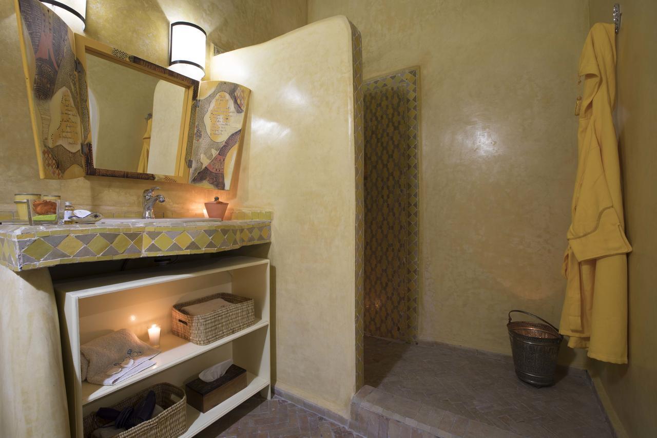Riad Emotion As-Sawíra Exteriér fotografie