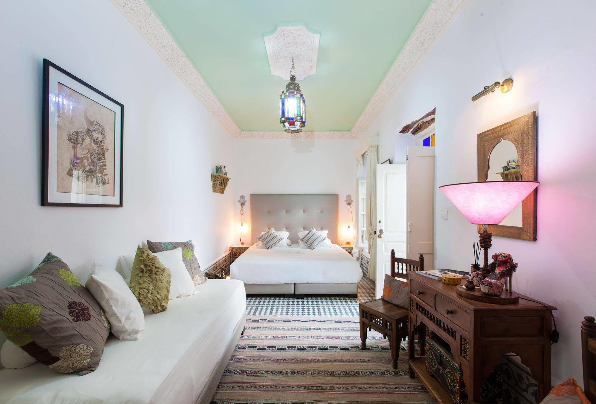 Riad Emotion As-Sawíra Exteriér fotografie